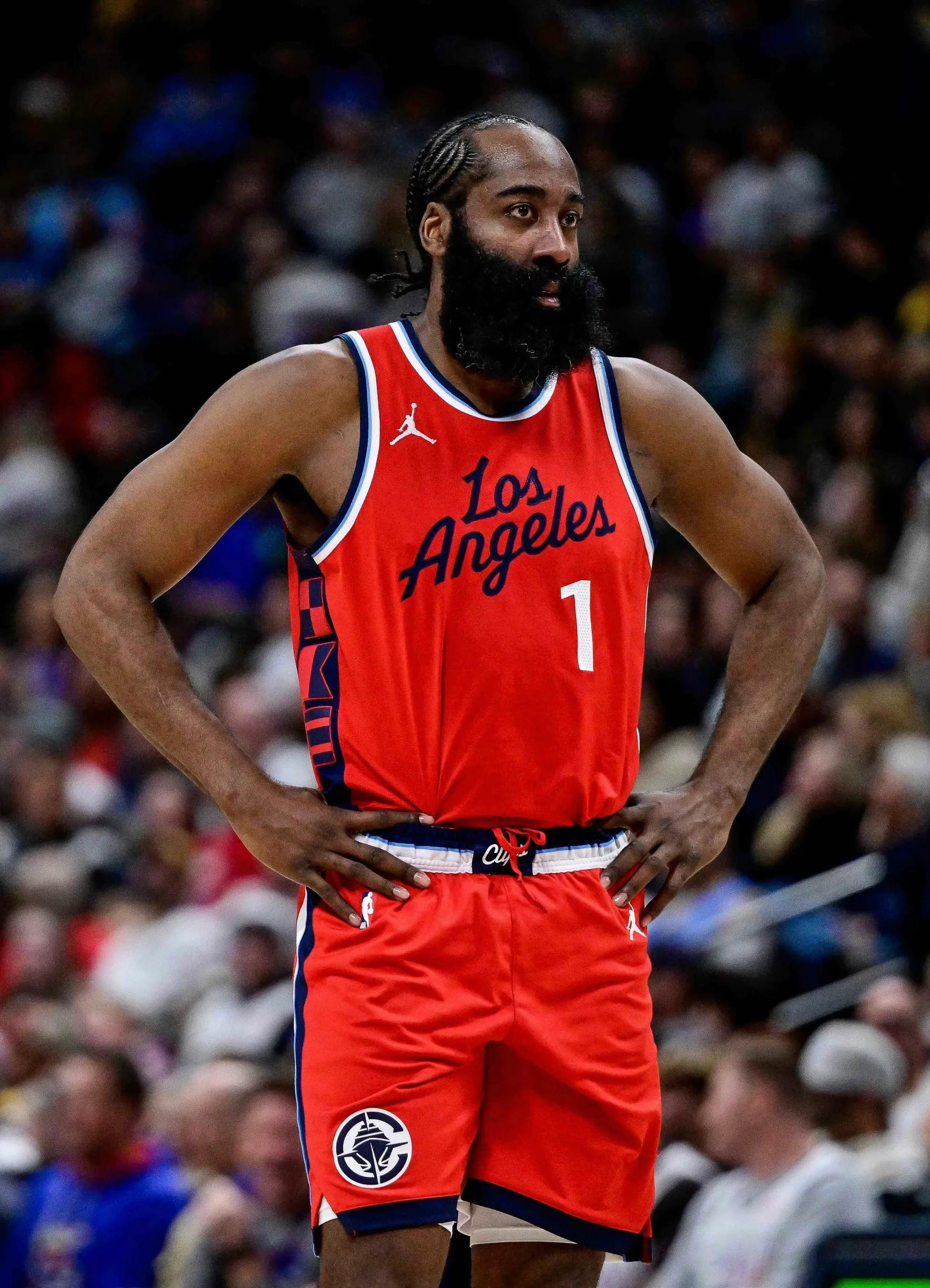 关于哈登迎来七赛季出色发挥,独行侠观众热烈欢呼!比赛高潮迭起的信息 关于哈登迎来七赛季出色发挥,独行侠观众热烈欢呼!比赛高潮迭起的信息