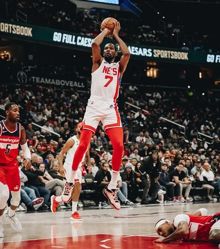 旺财28娱乐-杜兰特迎来五赛季高光表现，独行侠球迷沸腾！的简单介绍